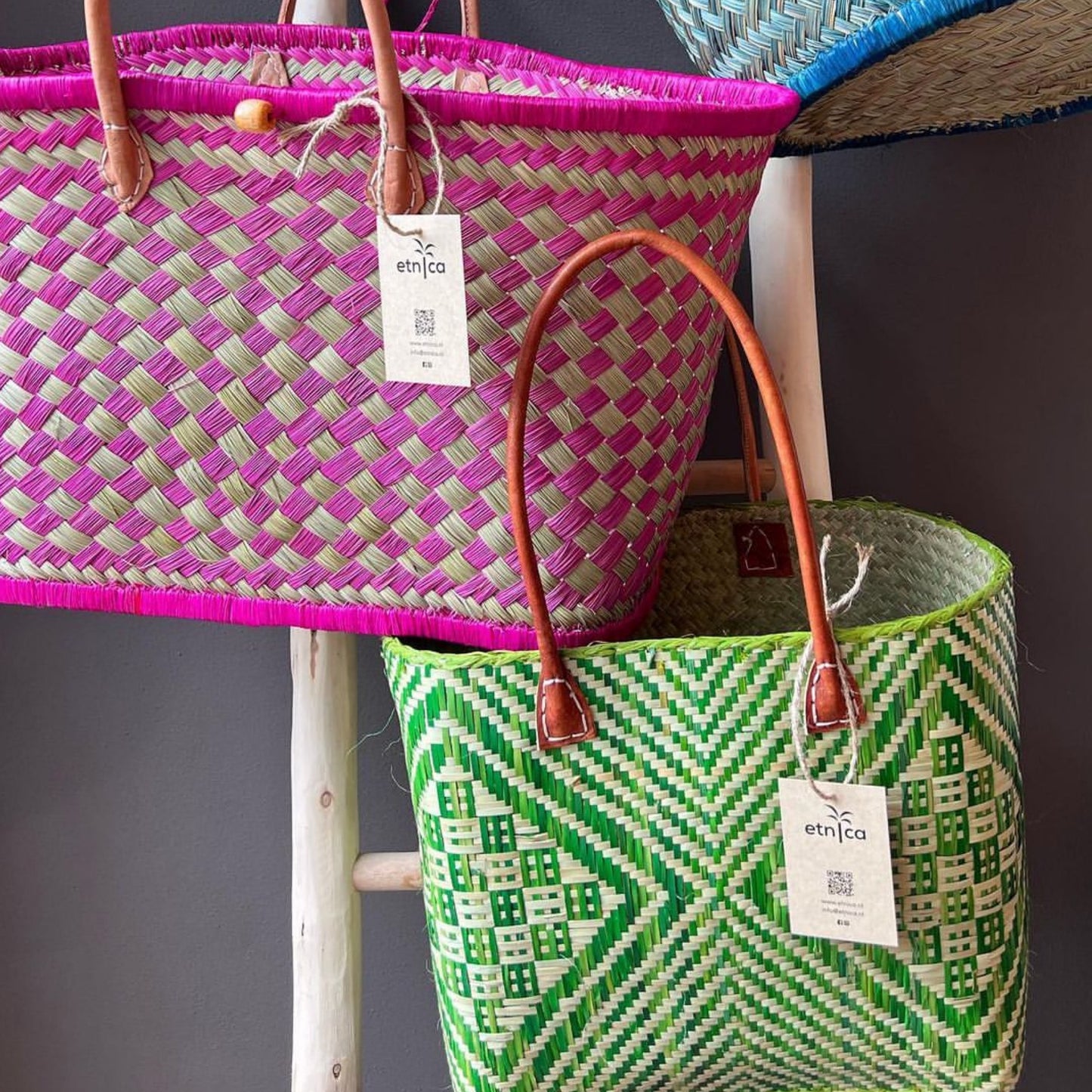Mand Madagascar roze 1