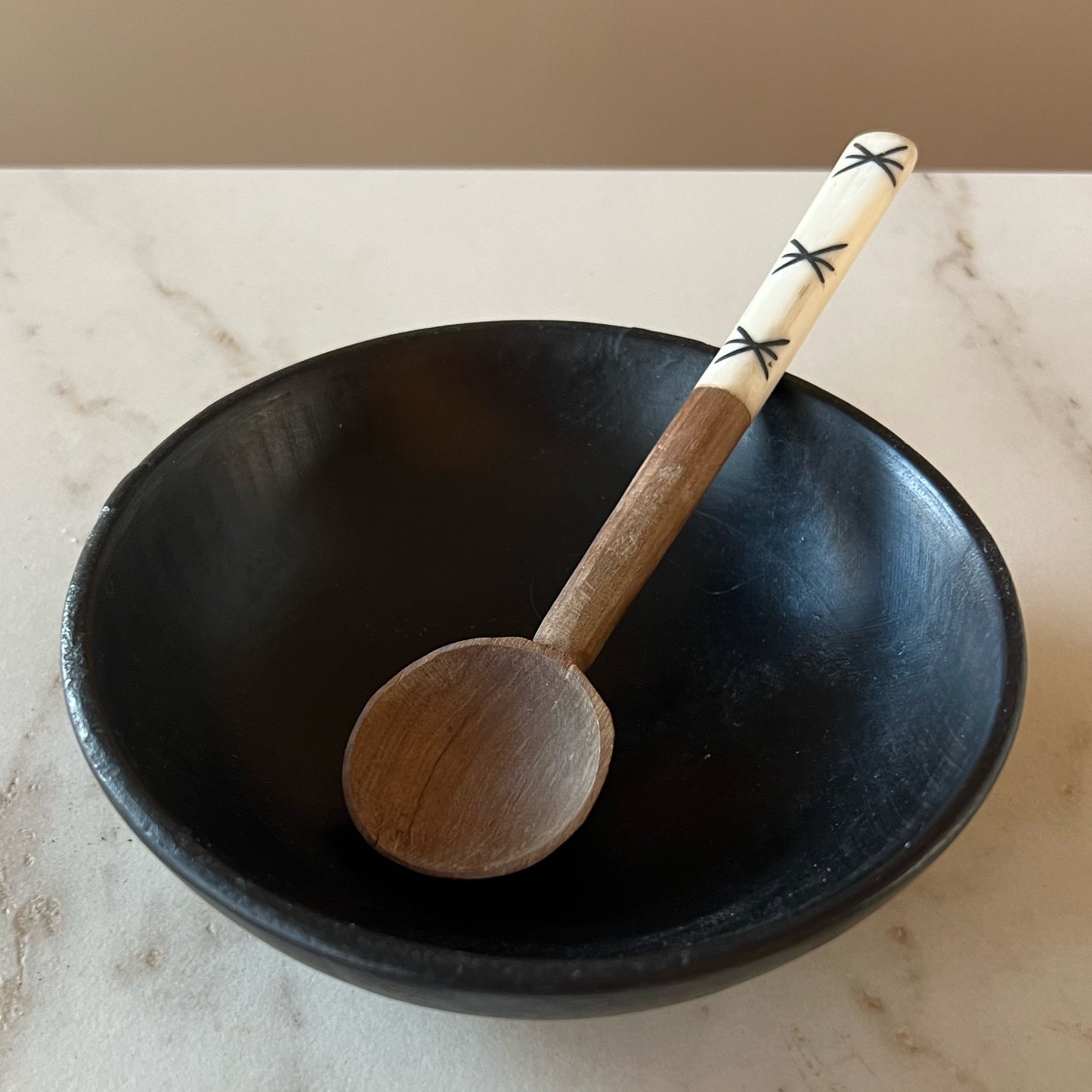 Kom zwart & kruis lepel