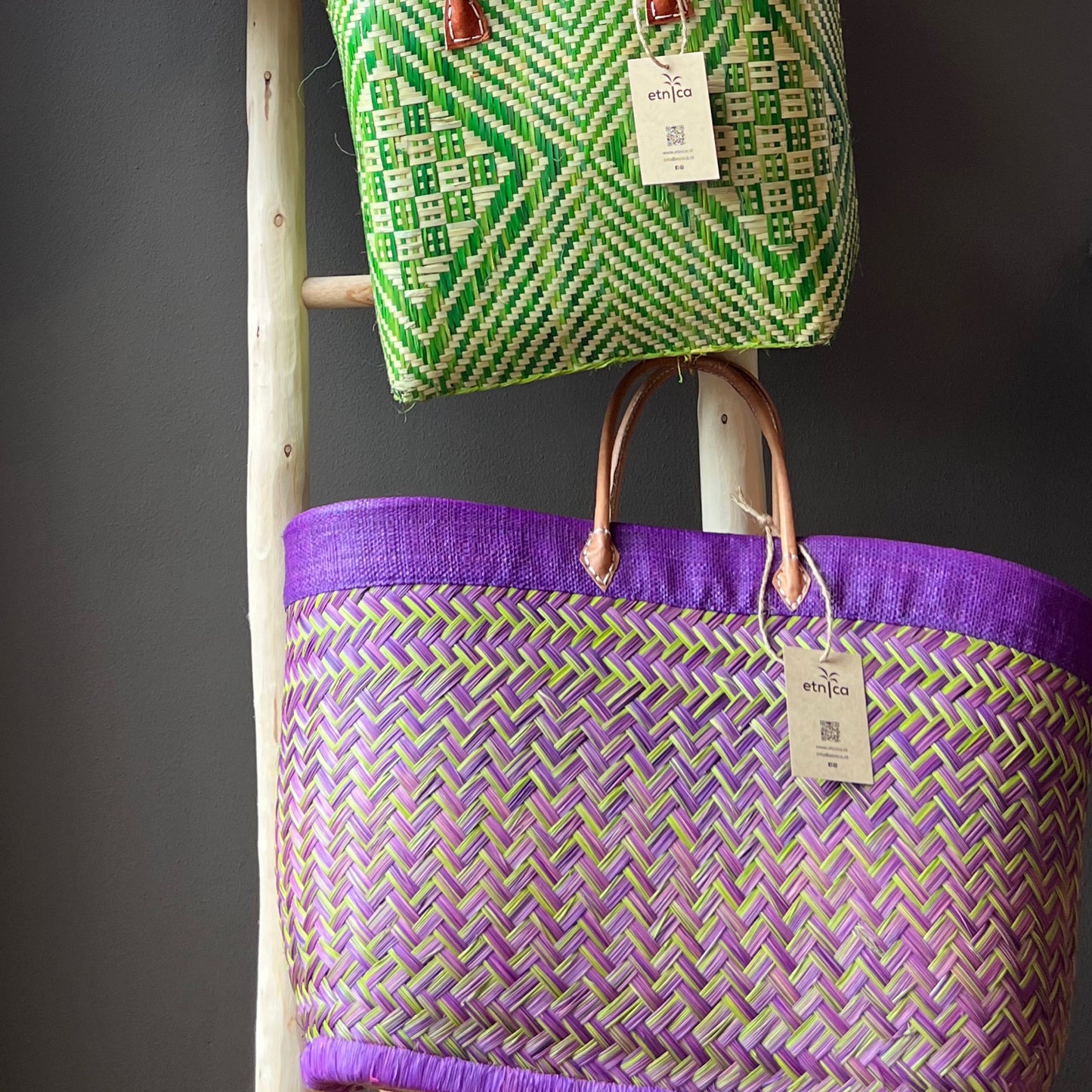 Mand Madagascar paars