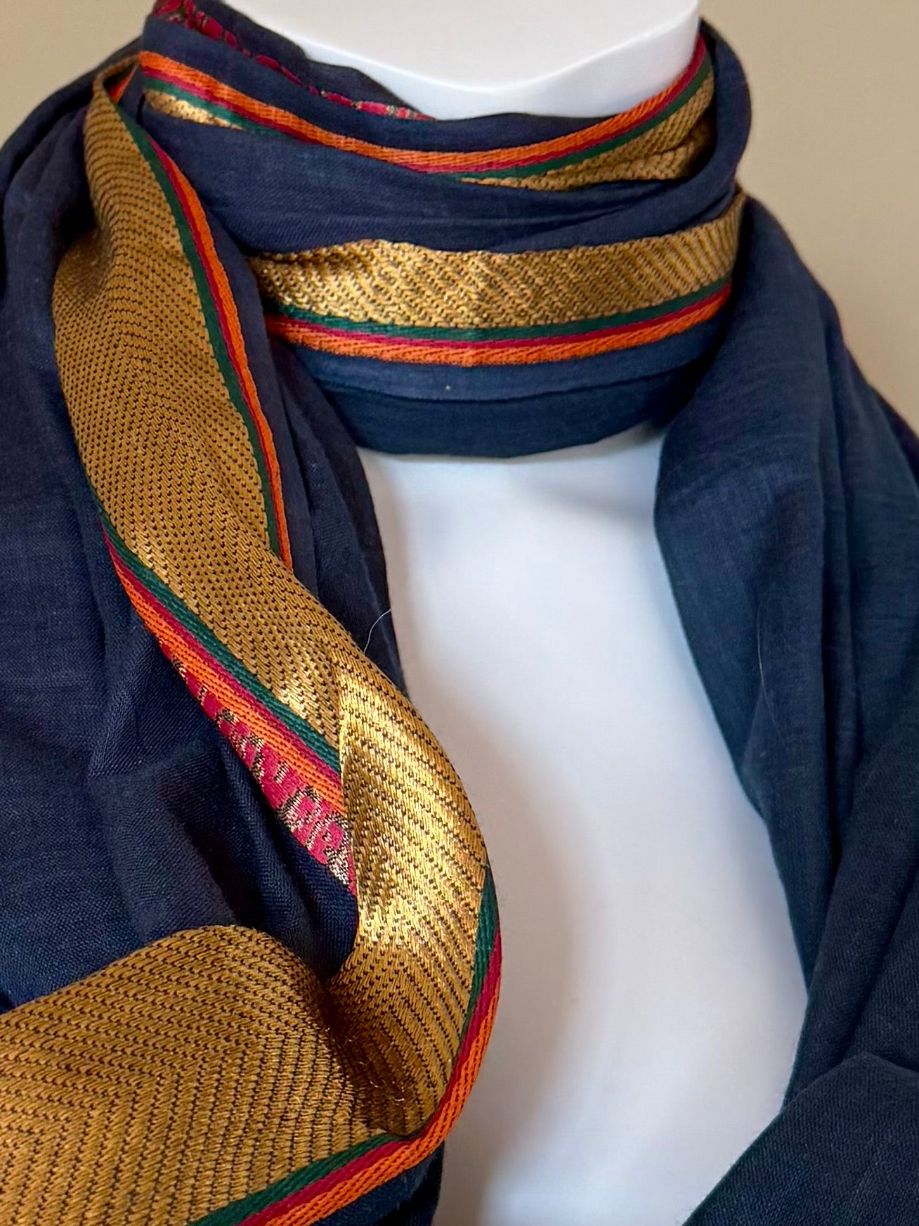Ayubowan donkerblauw