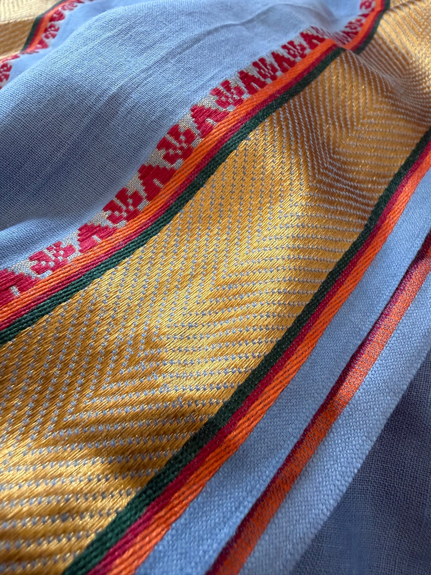 Ayubowan lichtblauw